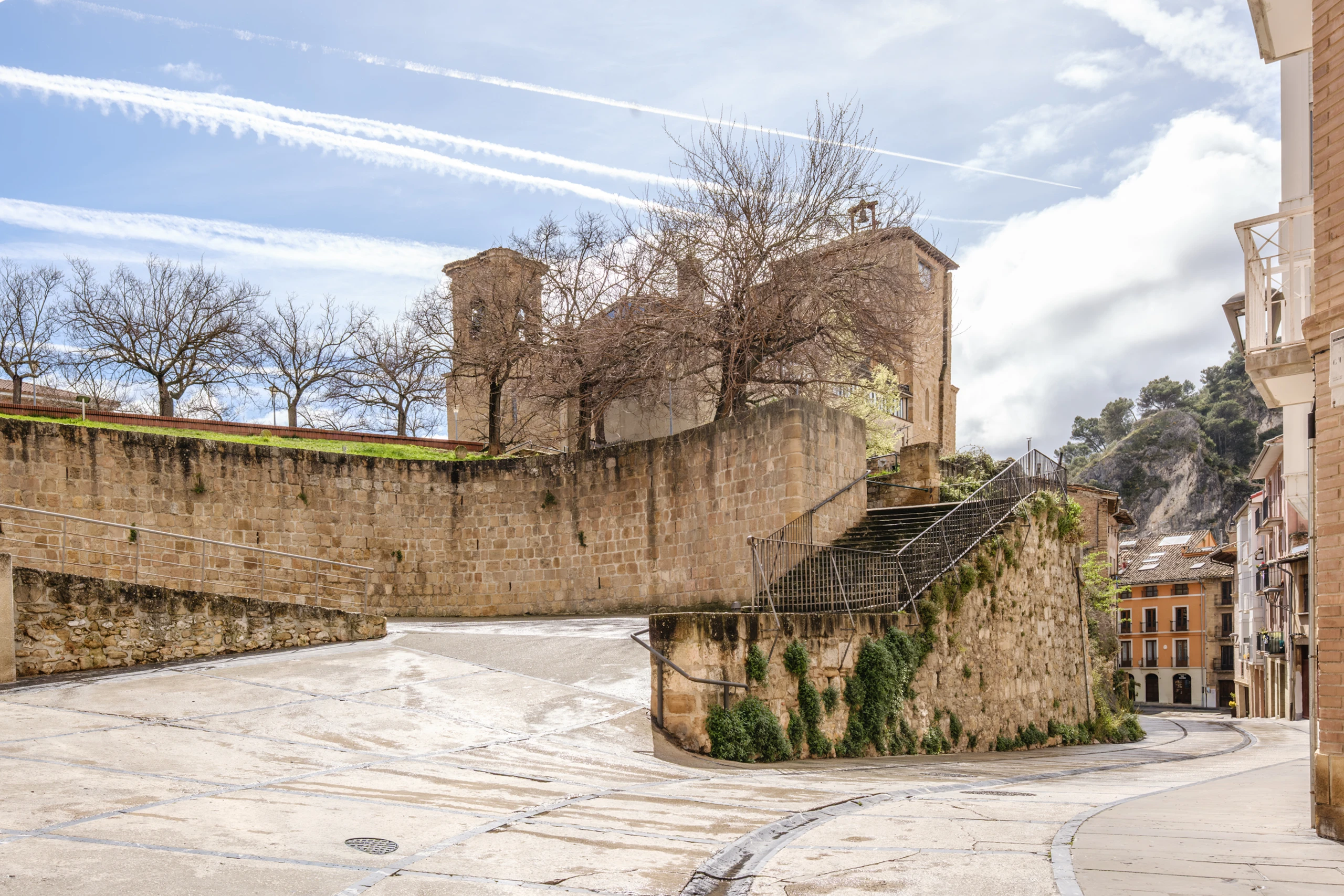 Murallas de la Juder&iacute;a y de San Miguel